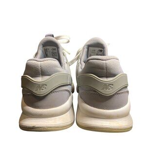 New Balance Womens Gray‎ & White Sneakers Size 8 With REVlite Cushioning